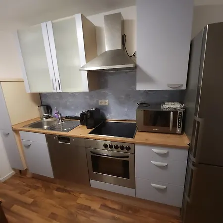 4-room Flat, 5 Min Subway, 20 Min To Center Munich