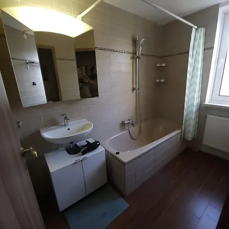 4-room Flat, 5 Min Subway, 20 Min To Center *