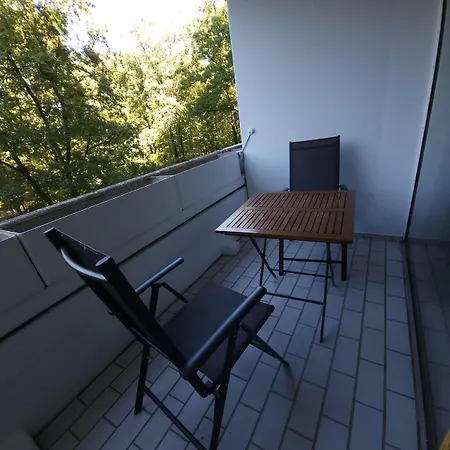 4-room Flat, 5 Min Subway, 20 Min To Center Apartment *