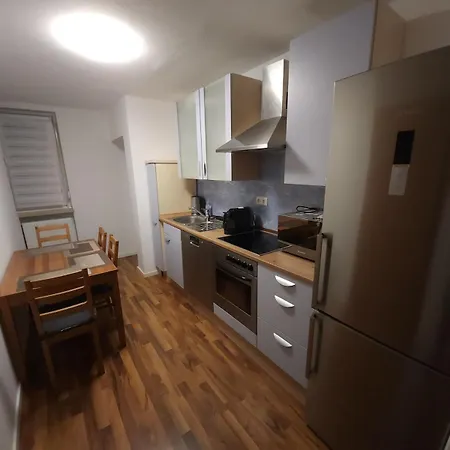 4-room Flat, 5 Min Subway, 20 Min To Center *
